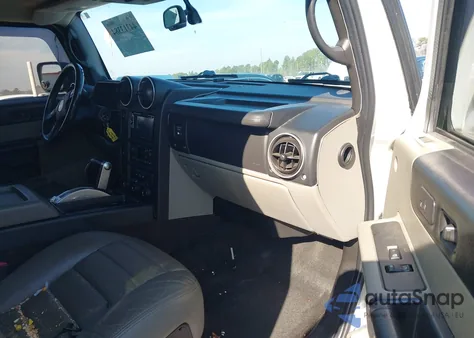 2005 Hummer H2 Suv z USA, uszkodzony, nr VIN 5GRGN23U75H106141